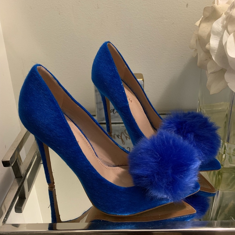 Blue pony hair high heel shoe size 9